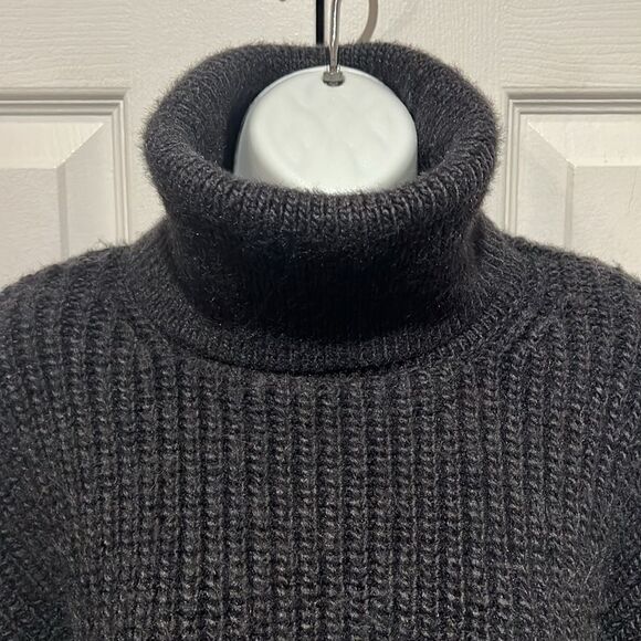 H&M Dark Charcoal Grey almost Black Turtleneck Sweater Size M - Picture 2 of 9